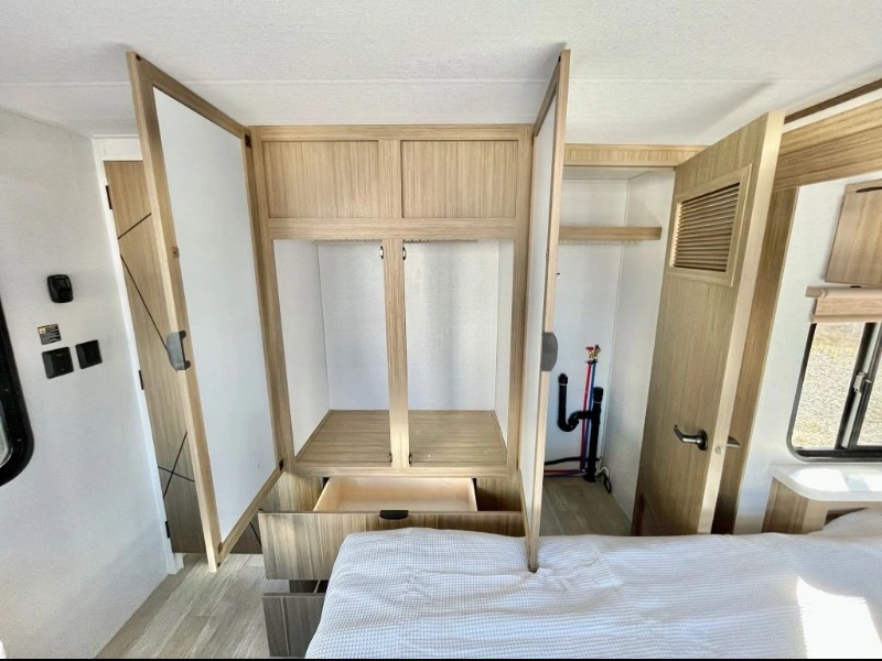 Forest River Salem Grand Villa 42veranda 2025 alt