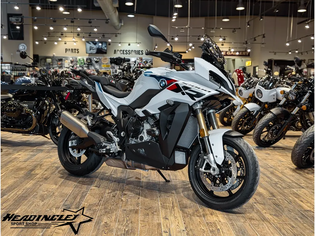 2024 BMW S 1000 XR // Light White/M Motorsport 