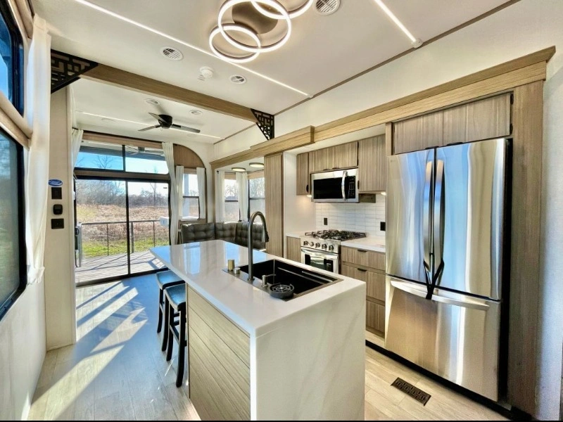 Forest River Salem Grand Villa 42veranda 2025 alt