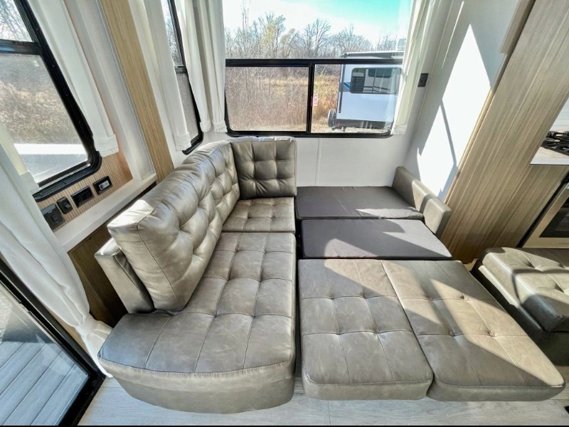 Forest River Salem Grand Villa 42veranda 2025 alt