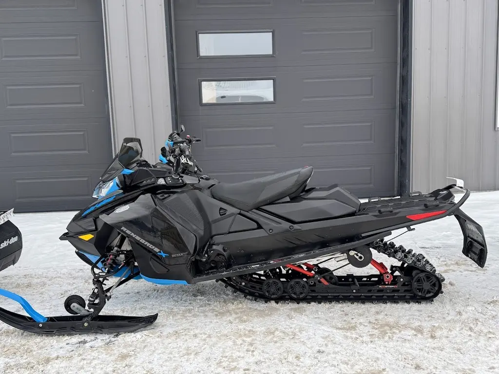 2022 Ski-Doo Renegade X 850