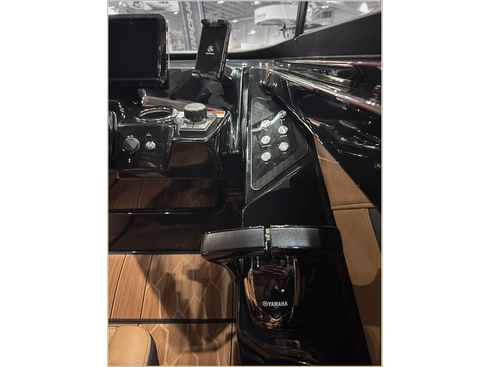 2025 Yamaha 255xd + $2,500 Water Package! 3.99% Financing & No Luxury Tax* alt