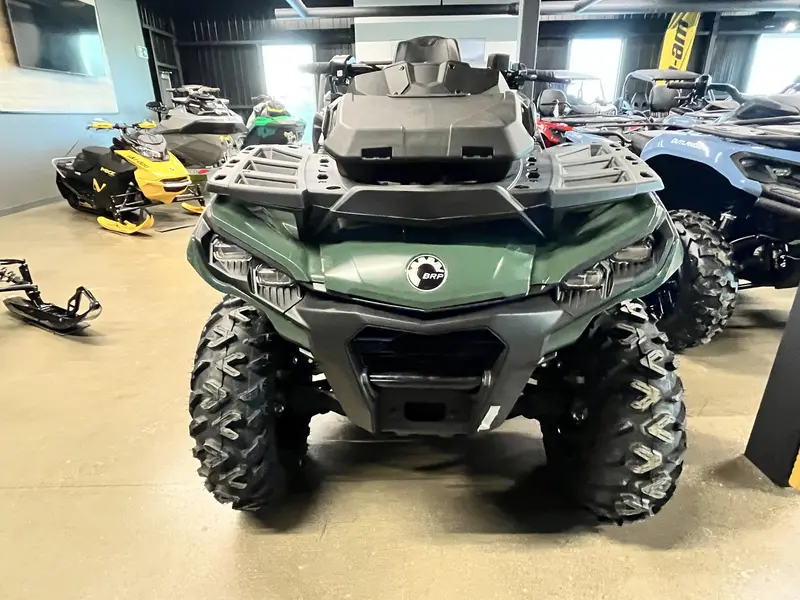 2025 Can-Am OUTLANDER 6X6 650