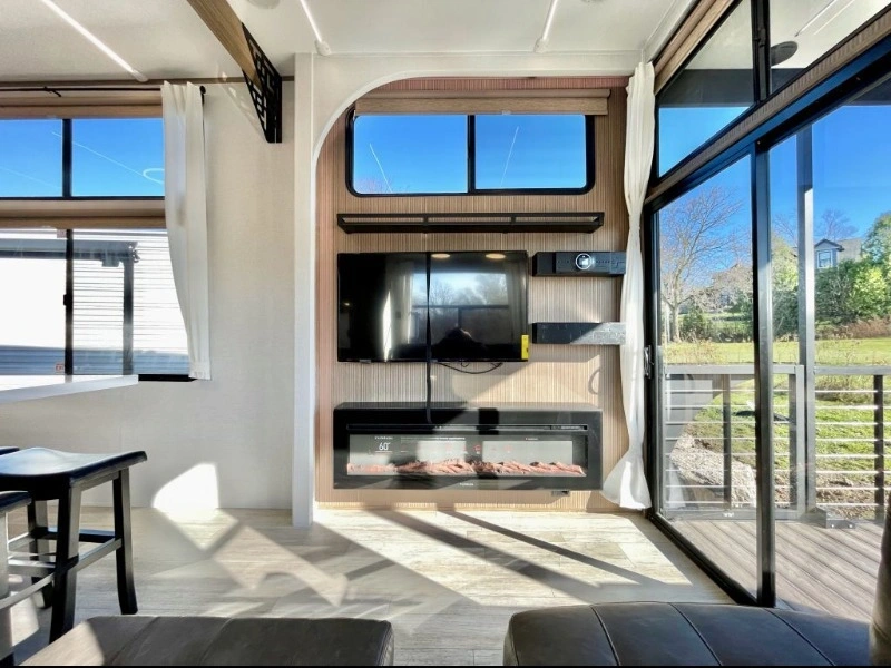 Forest River Salem Grand Villa 42veranda 2025 alt