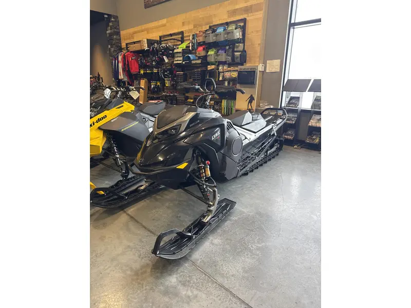 2024 LYNX SHREDER RE 850 TURBO  146 2.5 BLACK DEMO
