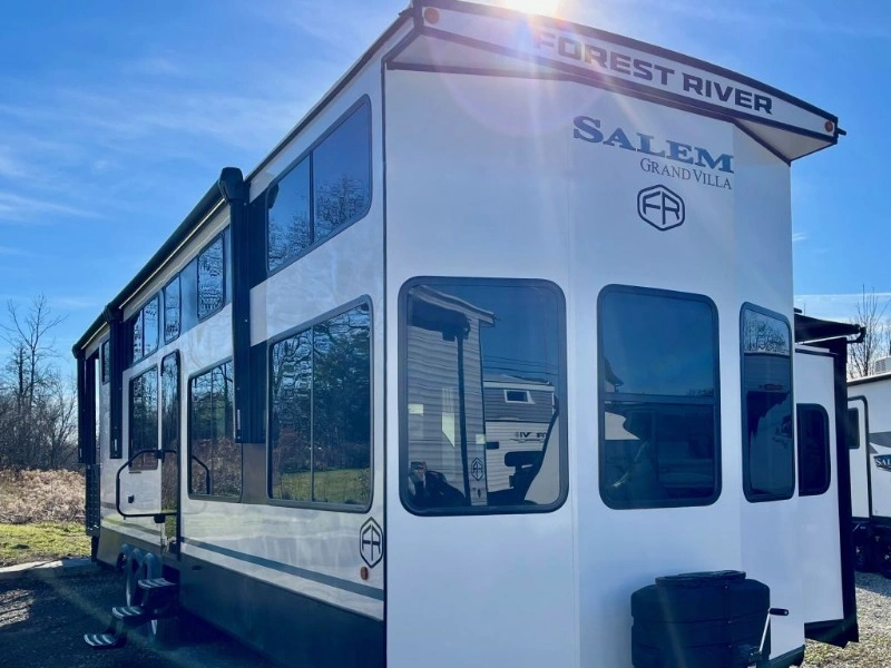Forest River Salem Grand Villa 42veranda 2025 alt