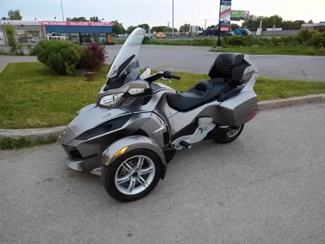 Can-Am SPYDER RT (SE5)  2011