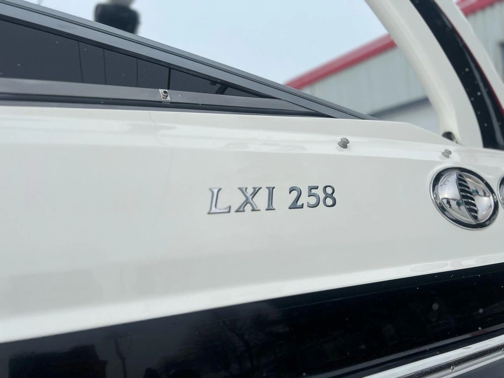 2013 Larson Lxi 258 Io Merc8.2 Mpi B3 380hp alt