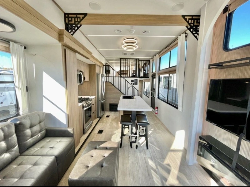 Forest River Salem Grand Villa 42veranda 2025 alt