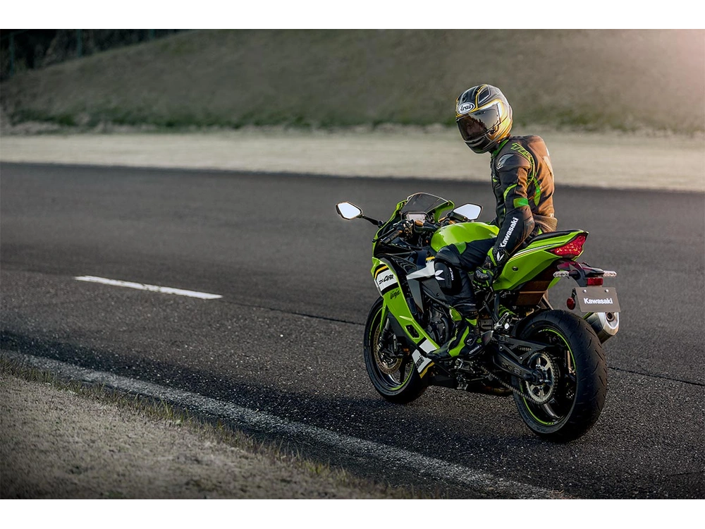Kawasaki Ninja Zx-4rr Krt 2025 alt