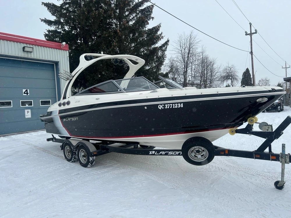 2013 Larson Lxi 258 Io Merc8.2 Mpi B3 380hp alt