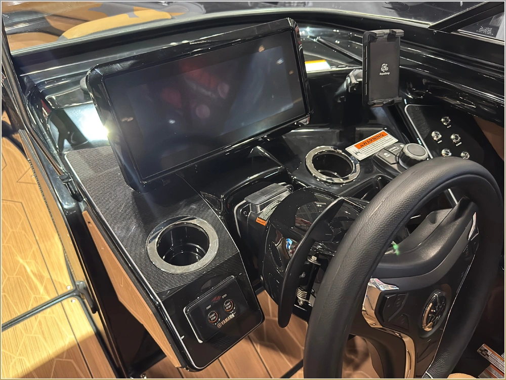 2025 Yamaha 255xd + $2,500 Water Package! 3.99% Financing & No Luxury Tax* alt