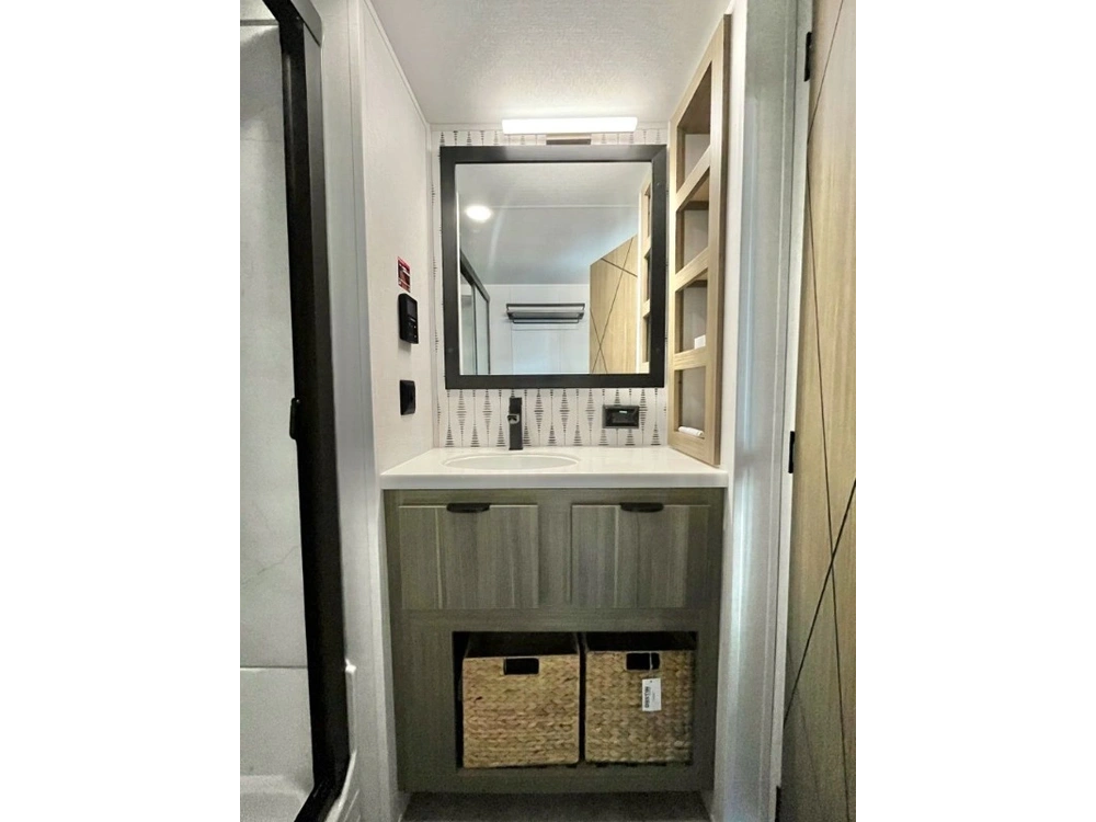 Forest River Salem Grand Villa 42veranda 2025 alt