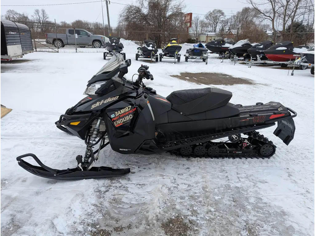 2017 Ski-Doo 2017 Renegade Enduro 1200