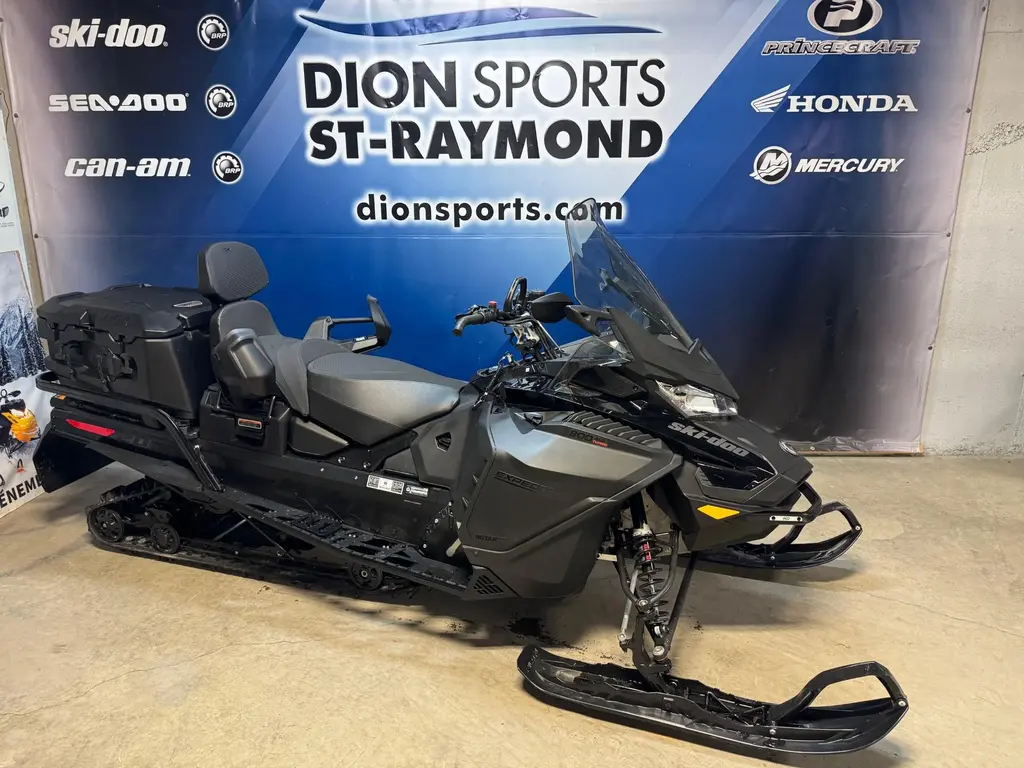 Ski-Doo EXPEDITION SE 900 ACE TURBO 130 2025