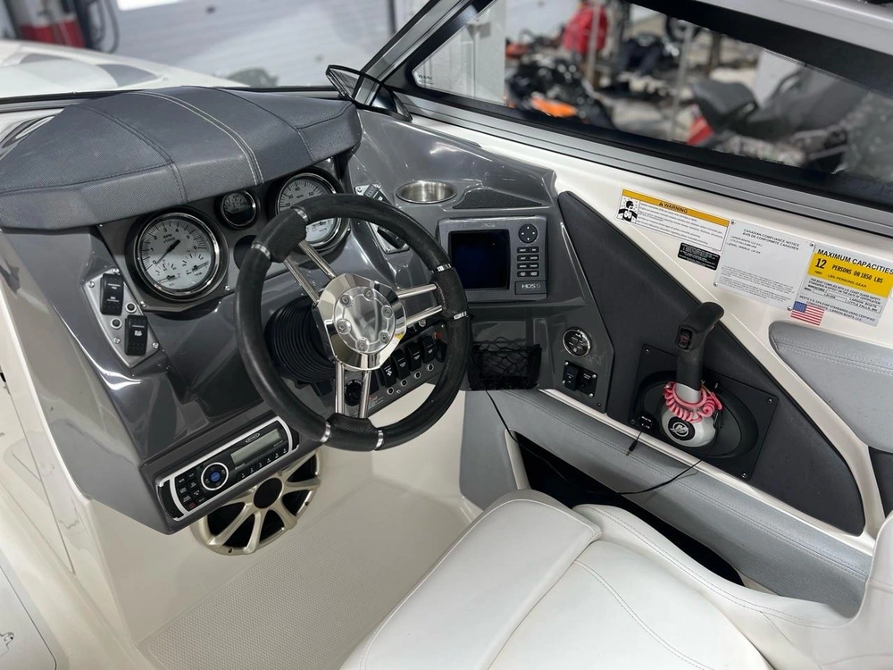 2013 Larson Lxi 258 Io Merc8.2 Mpi B3 380hp alt