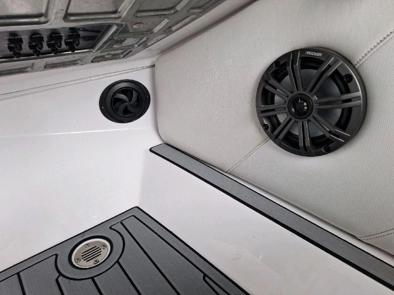 Correct Craft Super Air Nautique Team 210 2011 alt