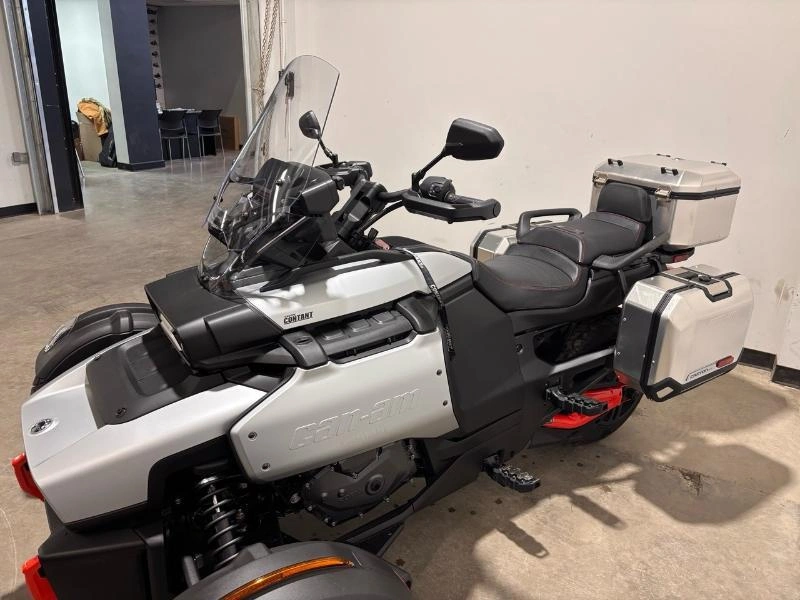 2025 Can-am Canyon Xt alt