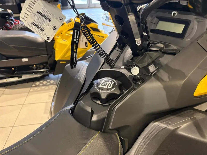 2026 Ski-Doo EXPEDITION SPORT 900 ACE Charger 1.5'' E.S.