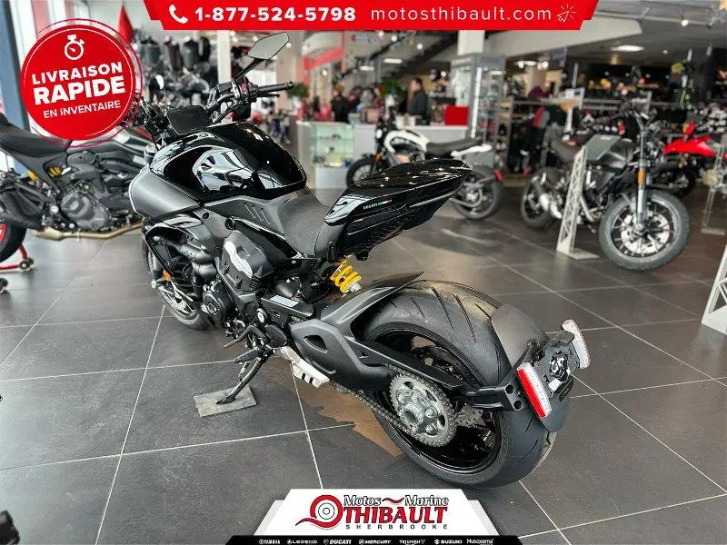 Ducati Diavel V4 2025