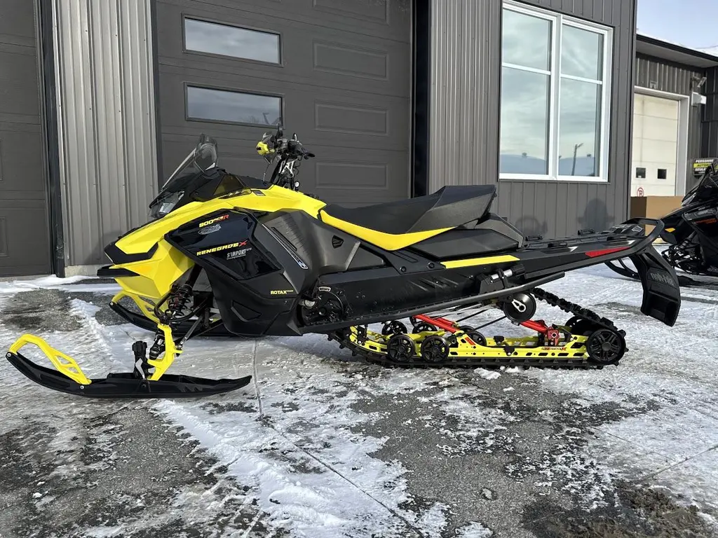 2022 Ski-Doo Renegade X 900 Turbo R