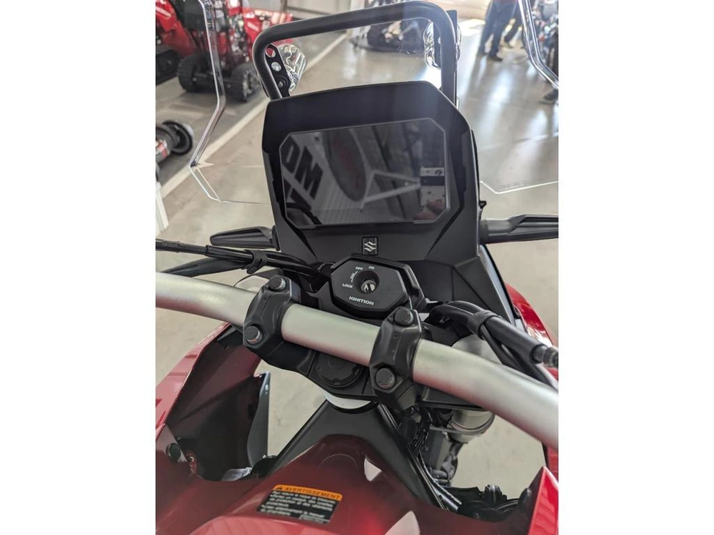 2025 Suzuki V-strom 800 alt