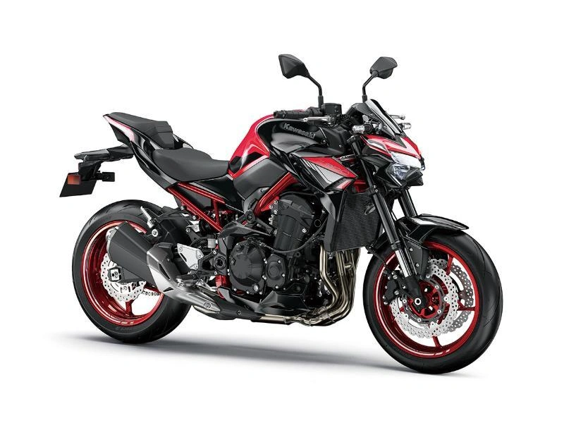 2024 Kawasaki Z900 alt