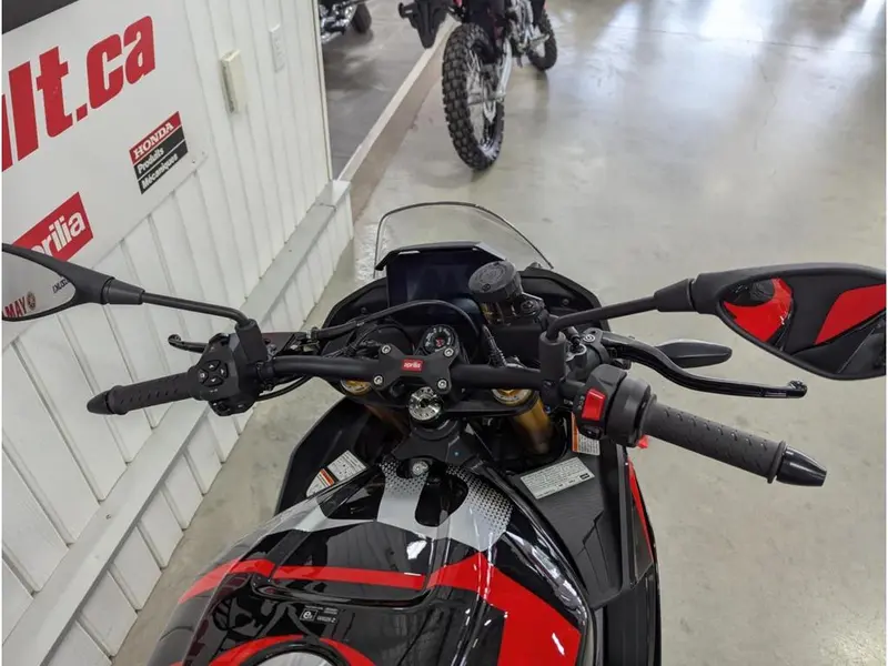 2026 Aprilia Tuono V4 1100 Factory