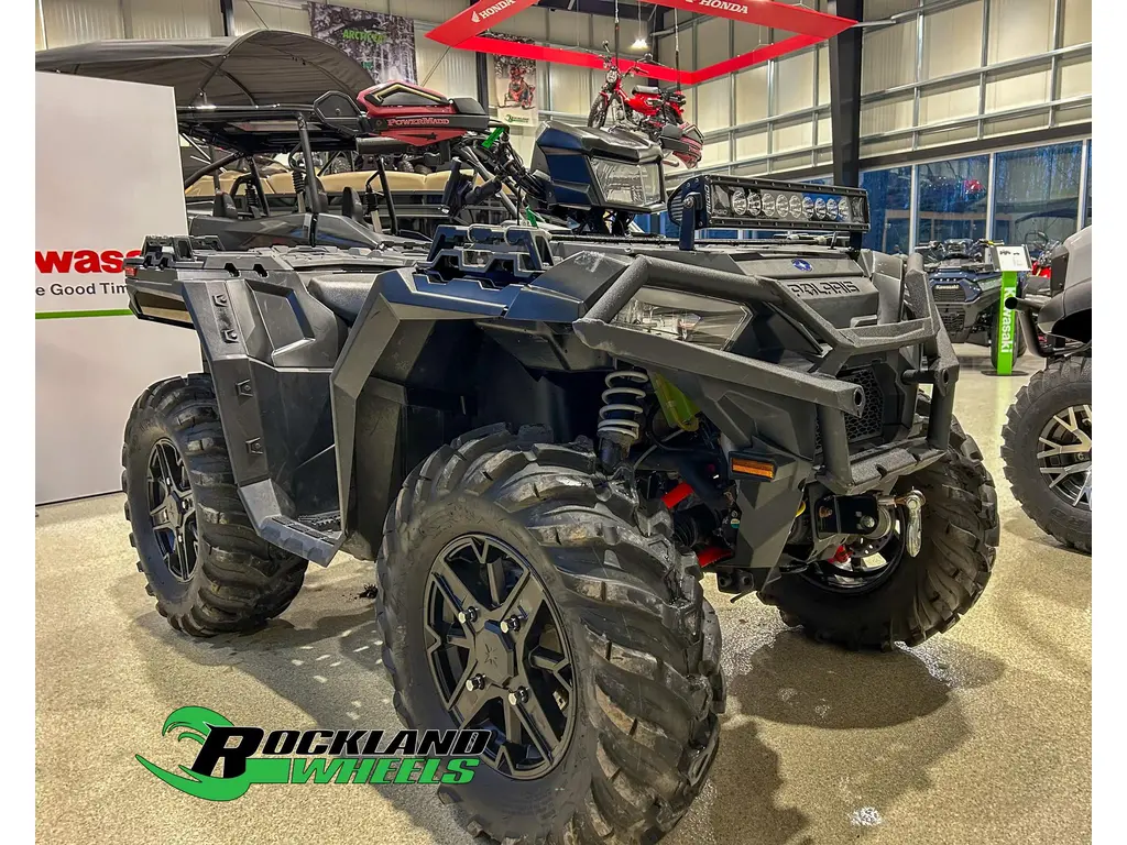 2017 Polaris SPORTSMAN 1000 XP WITH HEATED GRIPS, HAND GUARDS, LIGHT BAR, EXTRA SET OF STUDDED TIRES AND MORE!!