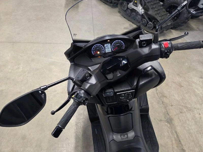 2025 Suzuki Burgman 400 alt