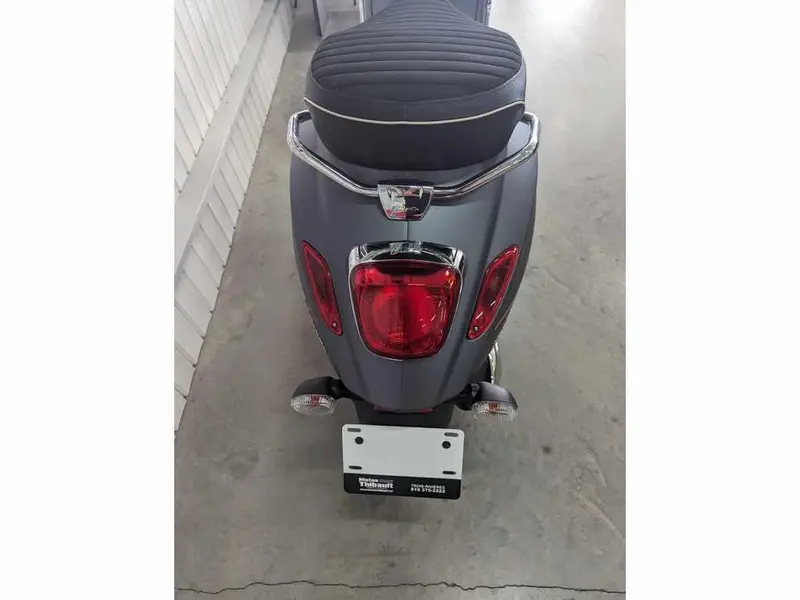 2023 Vespa Sprint 50 thumbnail 8