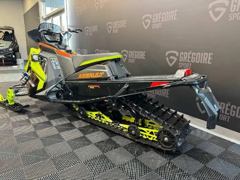 2023 Polaris BOOST SWITCHBACK ASSAULT 146