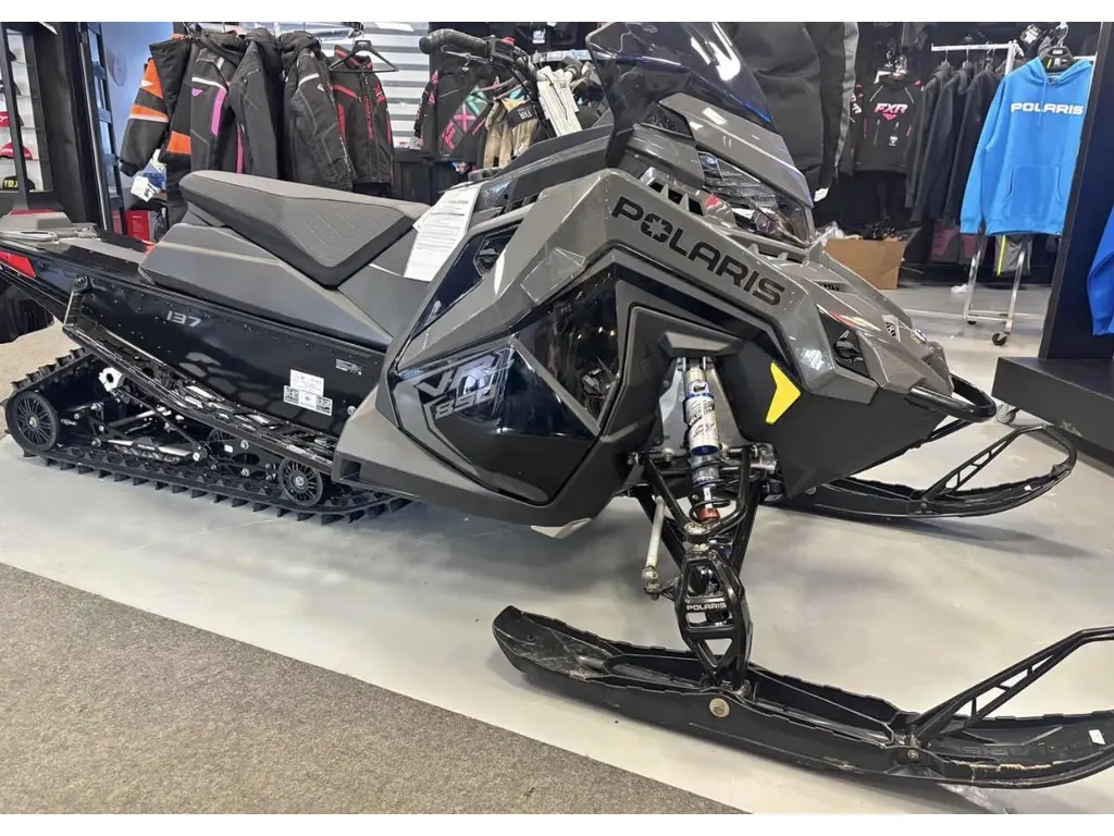 2025 Polaris INDY VR1 850 