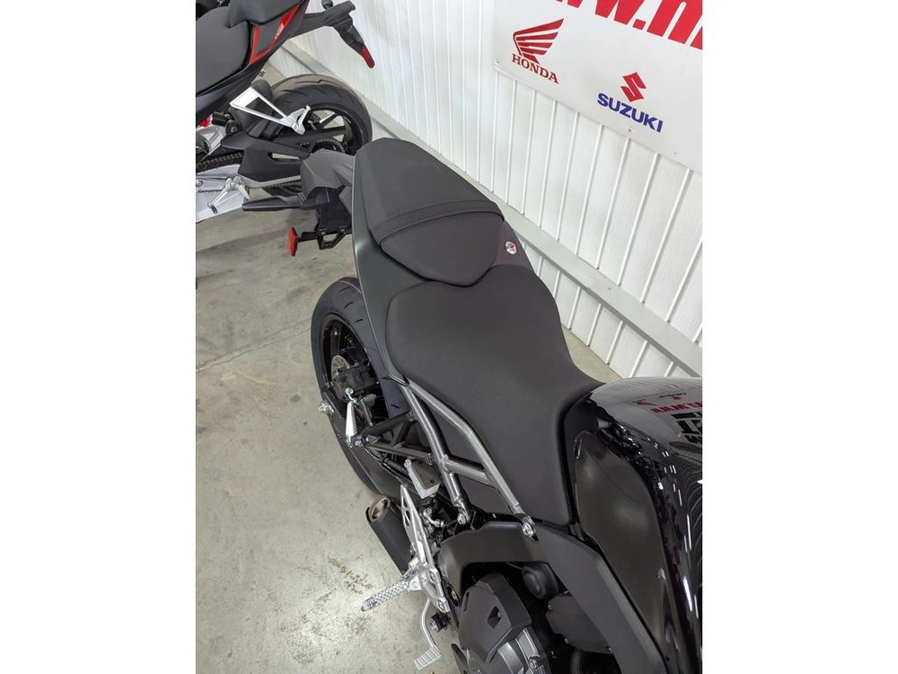 2025 Suzuki Gsx-8r alt