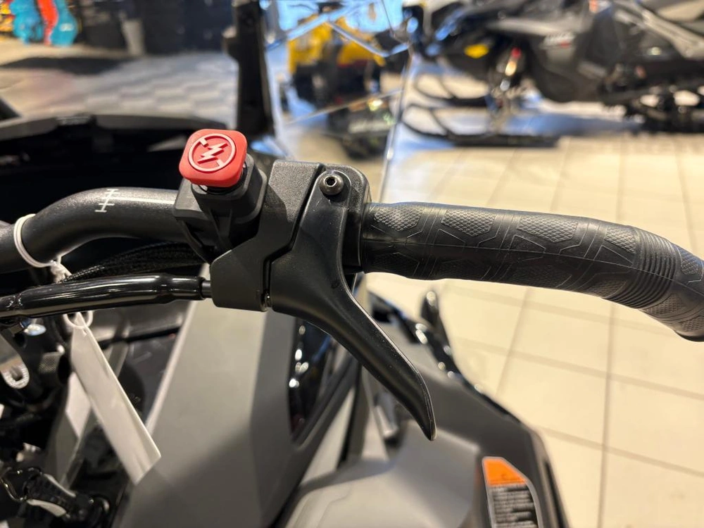 Ski-doo Renegade Adr W/ Enduro Pkg 900 Ace Turbo R Ice Ripper Xt 1.25'' E.s. W/ 10.25'' Touchscreen 2026 alt