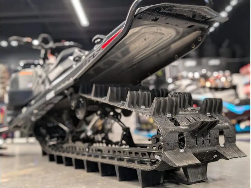 2025 Ski-Doo SUMMIT ADR w/ EDGE Pkg 165 850 E-TEC PowderMax X-Light FlexEdge 3.0" SHOT