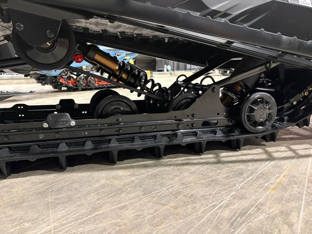 Lynx Brutal Re 20'' 900 Ace Turbo R Powdermax 2.35'' E.s. W/ 10.25'' Touchscreen 2026 alt