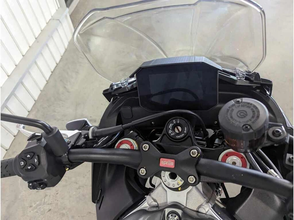 Aprilia Tuono V4 1100 2021 alt