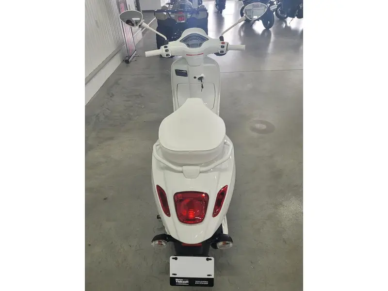 2022 Vespa Sprint 50 thumbnail 7
