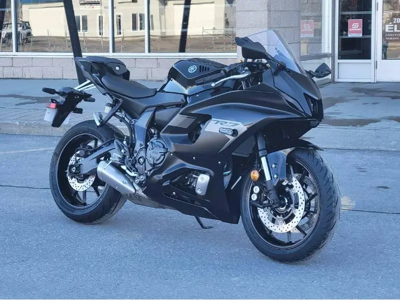 2025 Yamaha YZF-R7 thumbnail 15