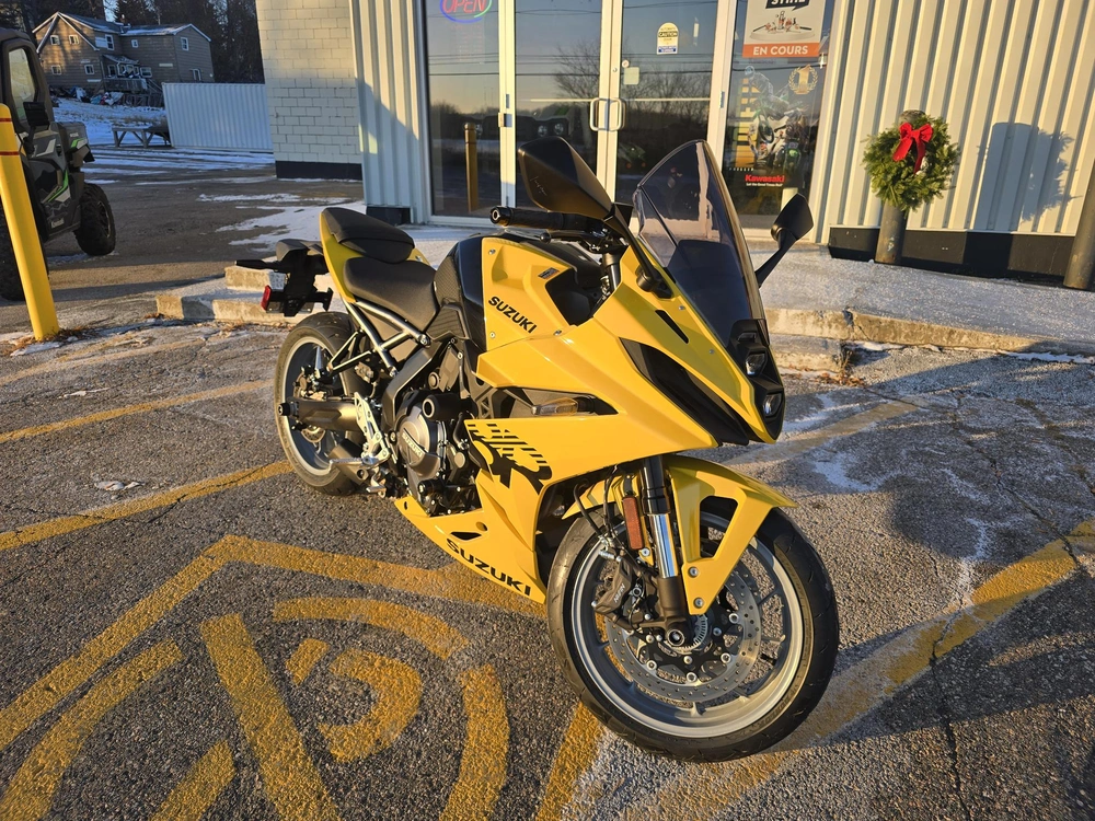 2025 Suzuki Gsx-8r alt