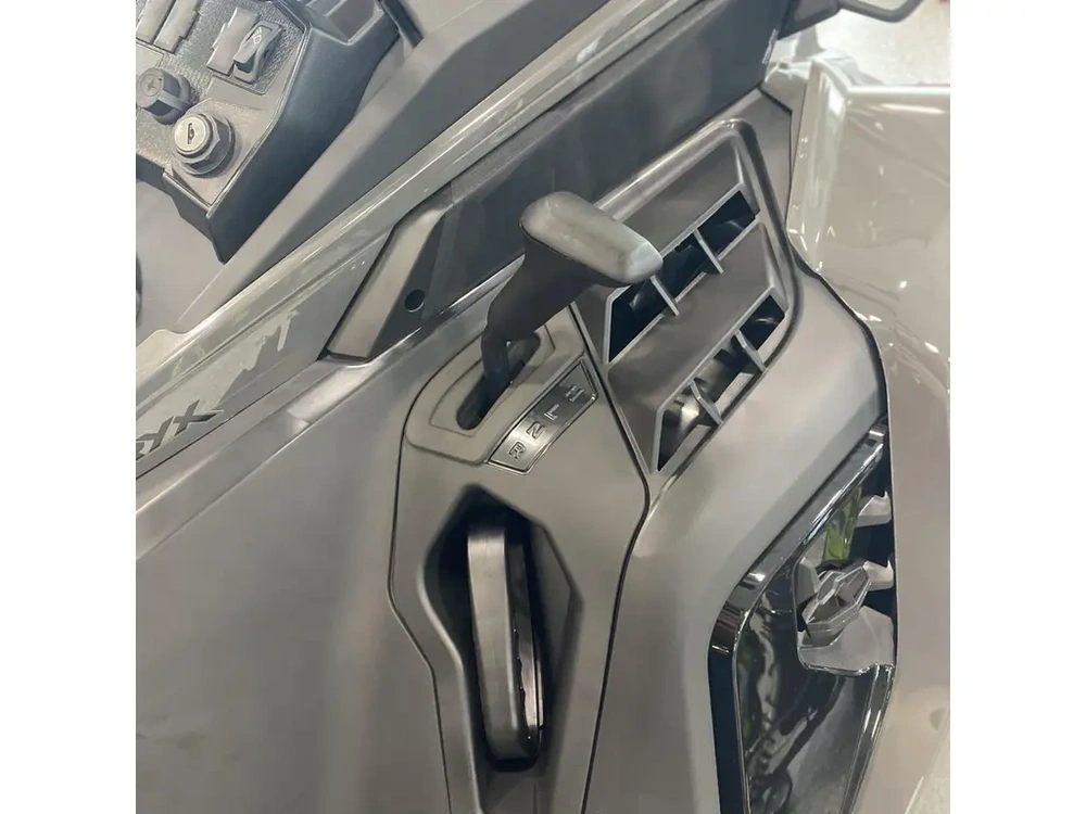 2025 Polaris 650 Titan Adventure 155 1.5 Es alt