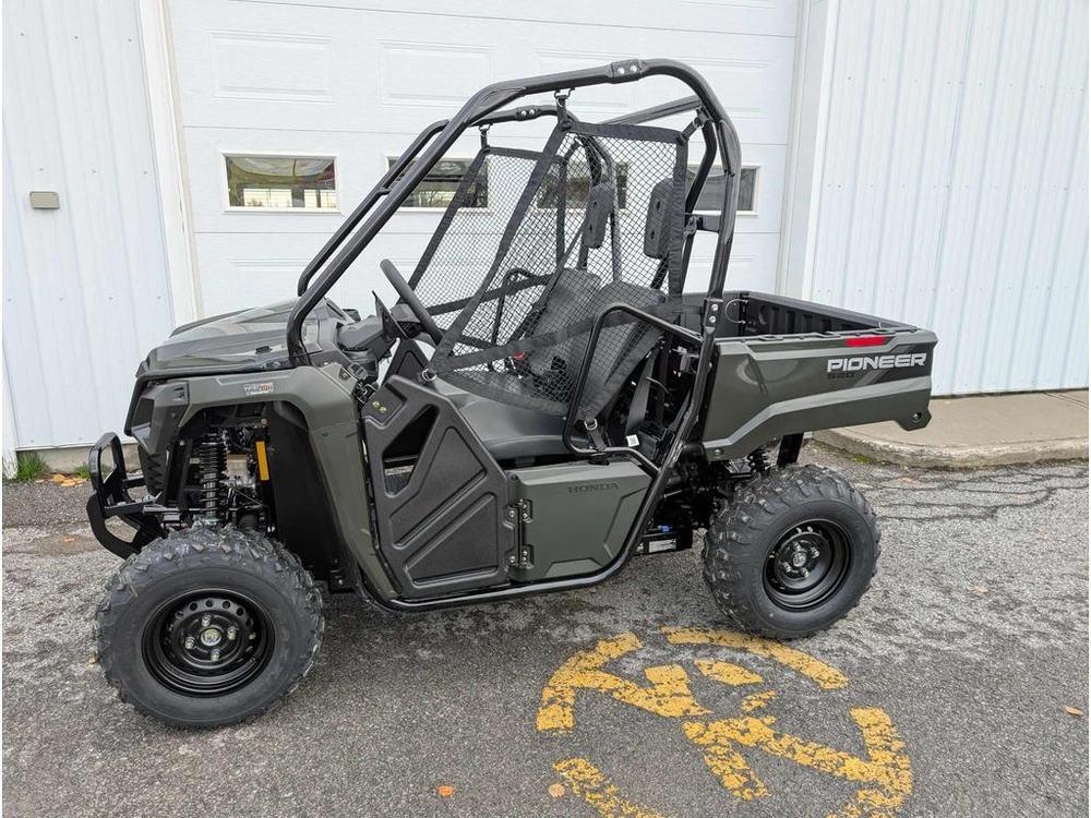 2026 Honda Pioneer 520 alt
