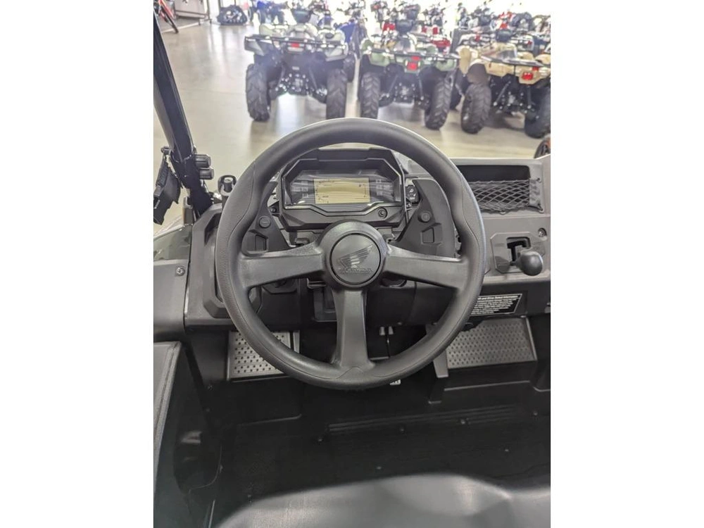 2025 Honda Pioneer 700 alt