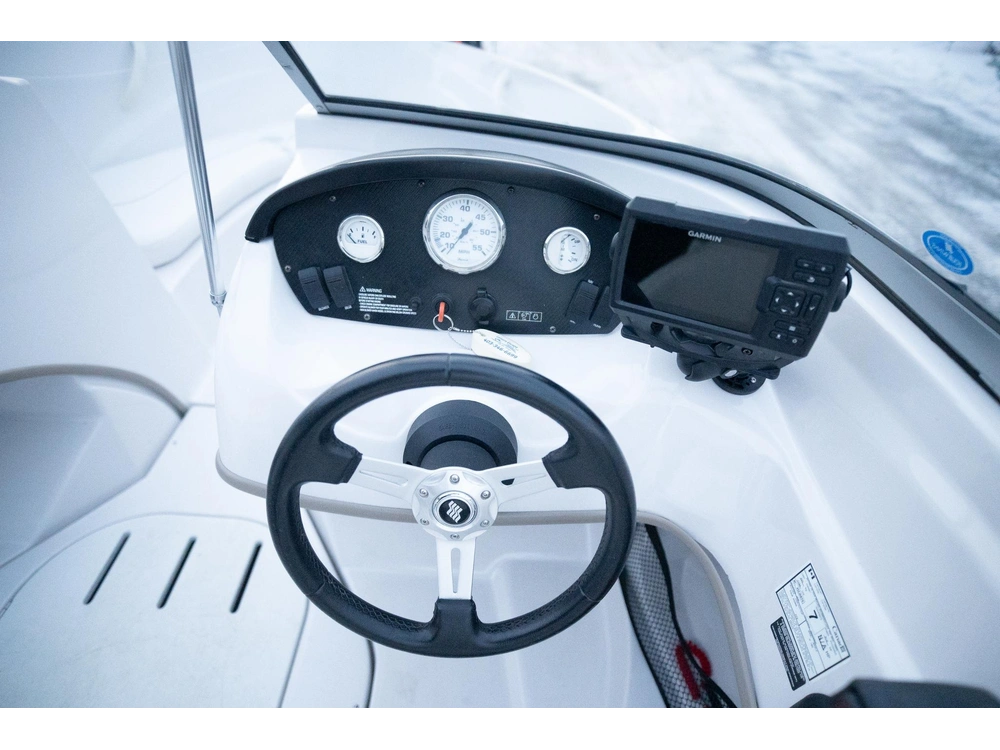 2011 Four Winns 180le alt