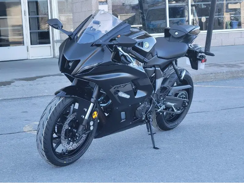 2025 Yamaha YZF-R7 thumbnail 18