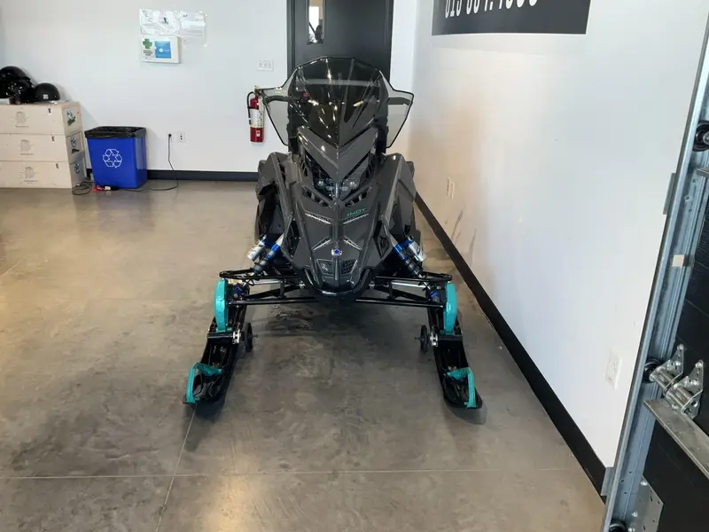 2024 Polaris Boost Indy VR1 137