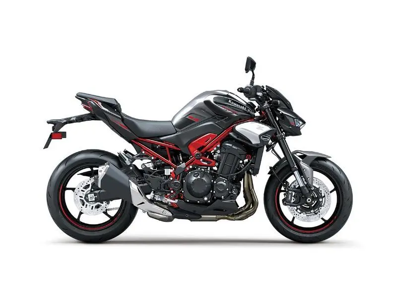 2025 Kawasaki Z900 alt
