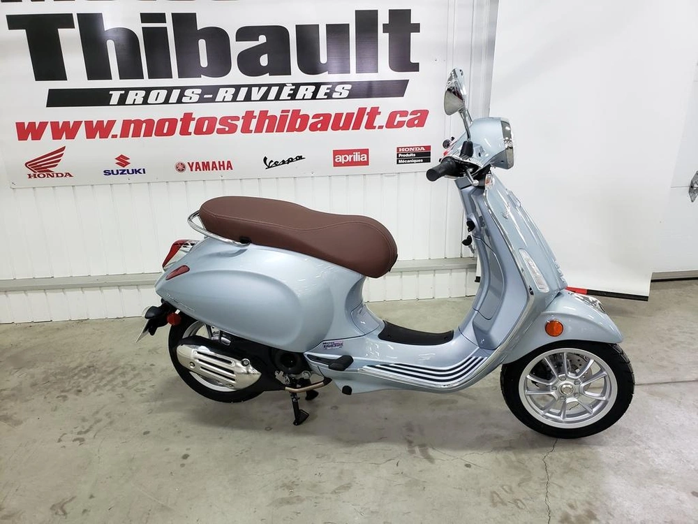 Vespa Primavera 50 2023 alt