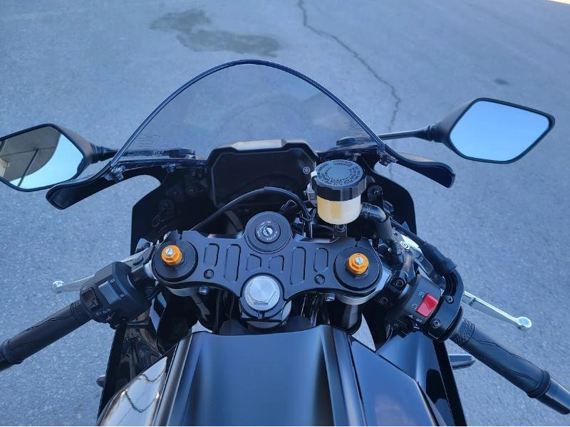 Yamaha Yzf-r7 2025 alt